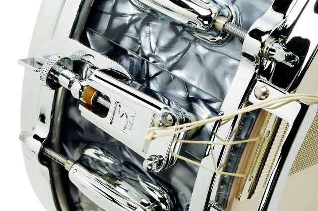 The double-ended Sound King lugs date back to the mid-'50s.